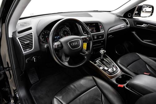 Brilliant Black 2017 Audi Q5 2.0T Premium Plus