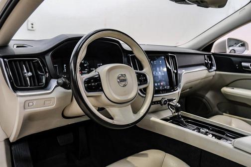 2019 Volvo S60 T5 Momentum