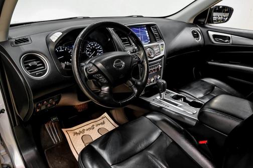 2020 Nissan Pathfinder SL