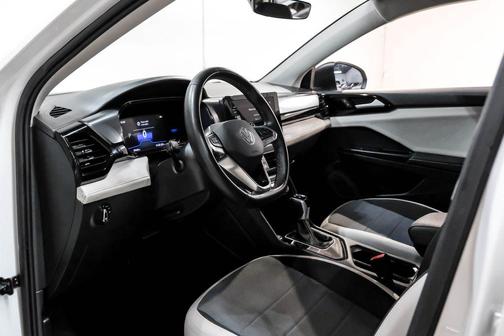 Pure White 2025 Volkswagen Taos 1.5T S