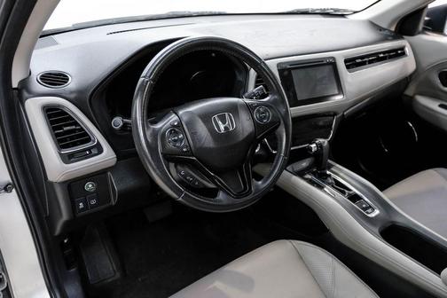 Alabaster Silver Metallic 2016 Honda HR-V EX-L w/Navigation