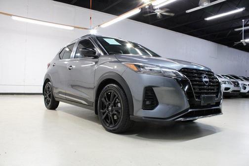 2022 Nissan Kicks SR