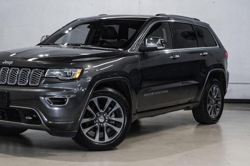 Granite Crystal Clearcoat Metallic 2017 Jeep Grand Cherokee Overland
