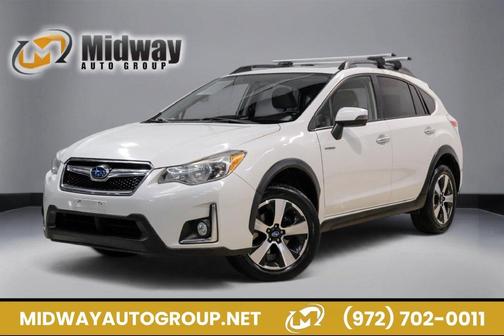 Crystal White Pearl 2016 Subaru Crosstrek 2.0i