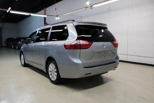 2015 Toyota Sienna LE