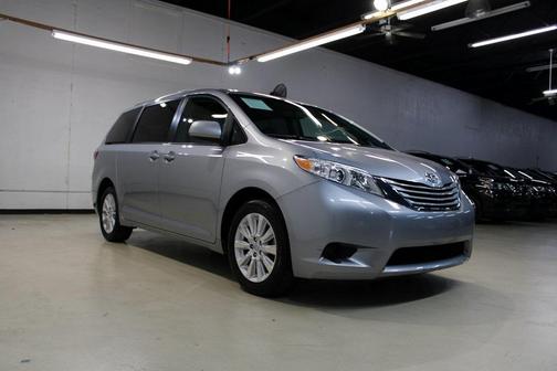 2015 Toyota Sienna LE