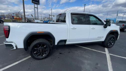 Summit White 2024 GMC Sierra 2500 AT4