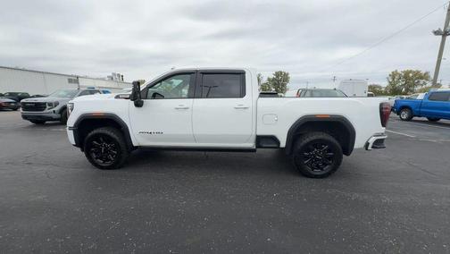 Summit White 2024 GMC Sierra 2500 AT4