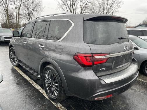 2024 INFINITI QX80 Luxe