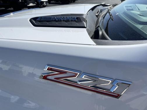 Summit White 2024 Chevrolet Silverado 2500 LT