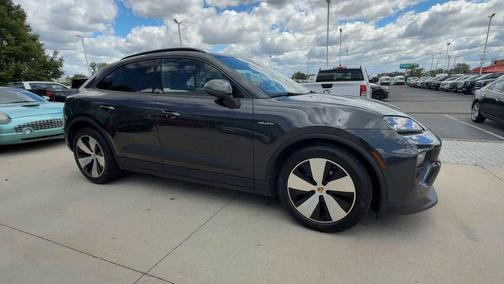 Gray 2024 Porsche Macan 4