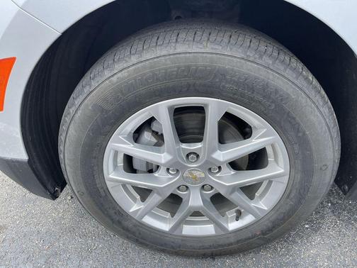 Silver Ice Metallic 2022 Chevrolet Equinox 1LT