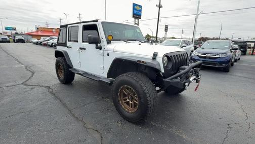 Bright White Clearcoat 2017 Jeep Wrangler Unlimited Sport