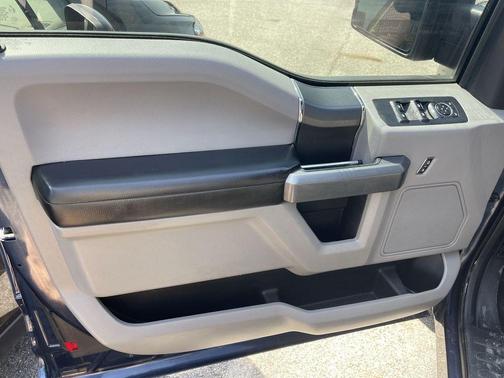 Blue 2019 Ford F-150 XLT
