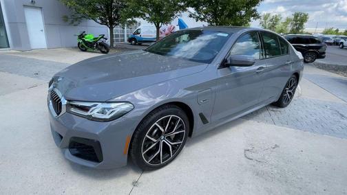 Bernina Gray Amber Effect Metallic 2022 BMW 530e 530e xDrive