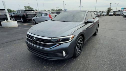 Platinum Gray Metallic 2022 Volkswagen Jetta 1.5T SEL