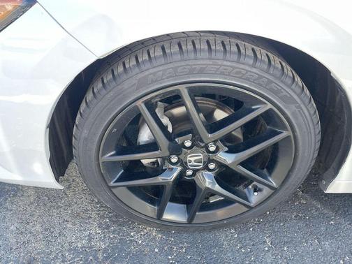 White 2023 Honda Civic Sport