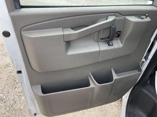 Summit White 2022 Chevrolet Express 2500 LT