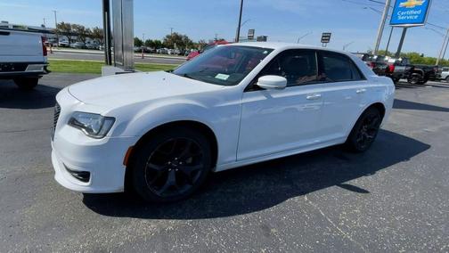 Bright White Clearcoat 2022 Chrysler 300 Touring L