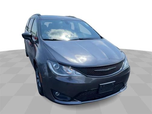 2018 Chrysler Pacifica Touring-L Plus