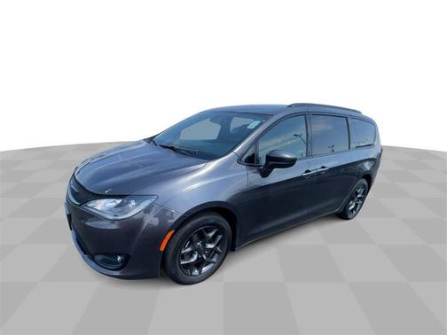2018 Chrysler Pacifica Touring-L Plus