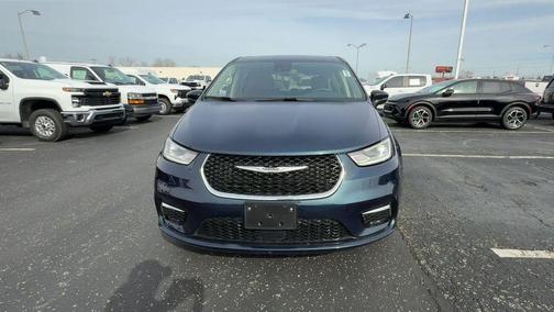 Fathom Blue Pearlcoat 2023 Chrysler Pacifica Touring-L