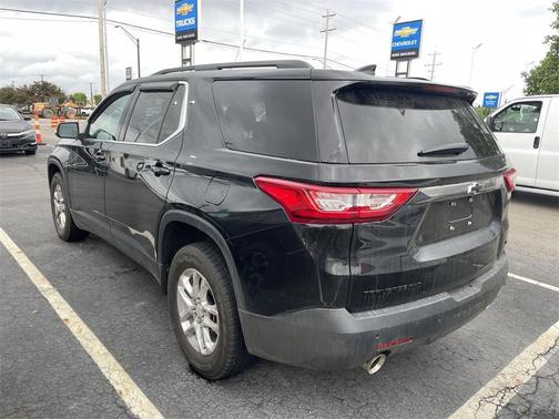 2021 Chevrolet Traverse LT Cloth