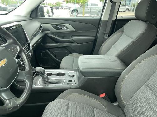 2021 Chevrolet Traverse LT Cloth
