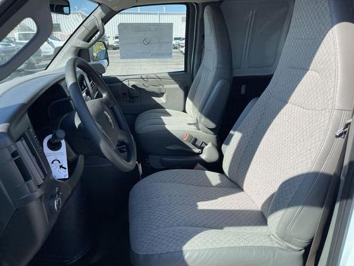 2025 Chevrolet Express 2500 Work Van