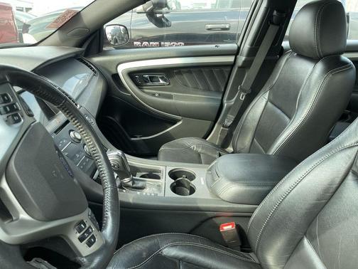 Ruby Red 2018 Ford Taurus SEL