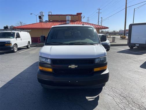 2022 Chevrolet Express 3500 LS