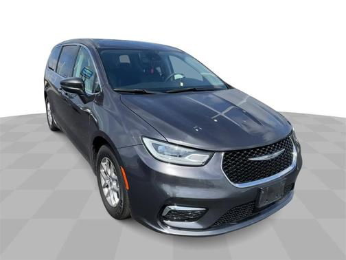 2023 Chrysler Pacifica Touring-L