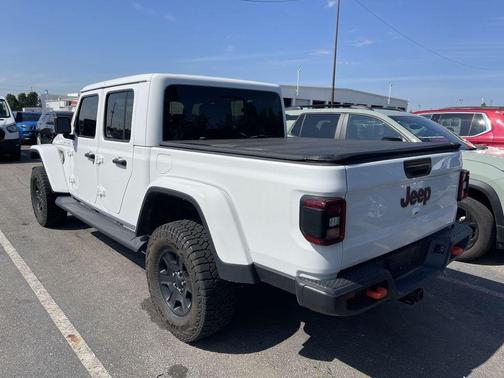 Bright White Clearcoat 2023 Jeep Gladiator Mojave