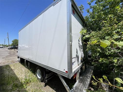 2024 Chevrolet Express 3500 176