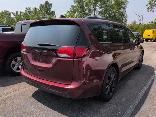 2020 Chrysler Pacifica Touring-L Plus