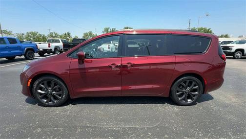 2020 Chrysler Pacifica Touring-L Plus