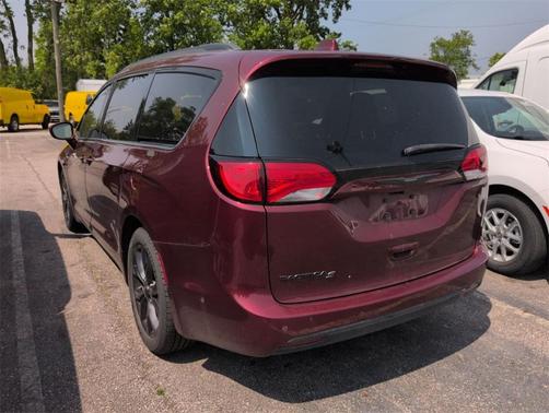 2020 Chrysler Pacifica Touring-L Plus