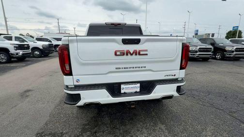 Summit White 2023 GMC Sierra 1500 AT4