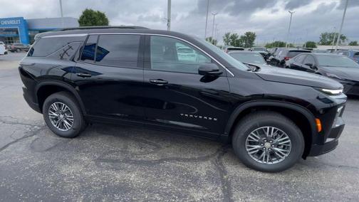 Mosaic Black Metallic 2026 Chevrolet Traverse LT