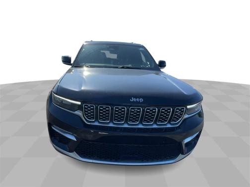 2022 Jeep Grand Cherokee Summit