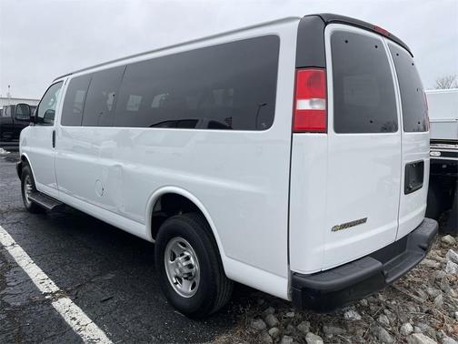 2023 Chevrolet Express 3500 LS