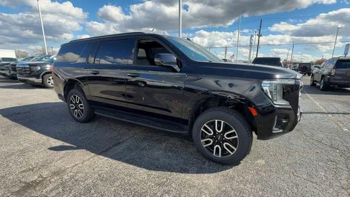 Onyx Black 2022 GMC Yukon XL AT4