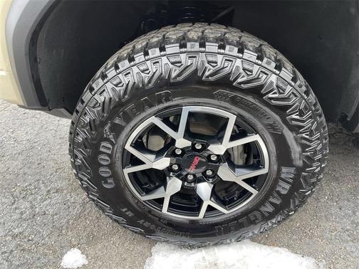 2024 GMC Canyon AT4X