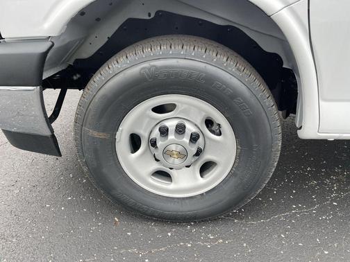 2025 Chevrolet Express 2500 Work Van