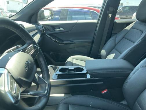 Summit White 2025 Chevrolet Equinox LT