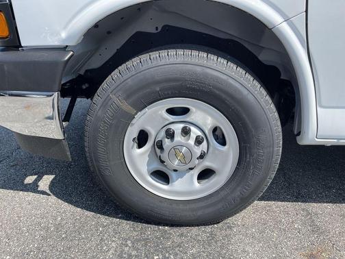 2025 Chevrolet Express 2500 Work Van