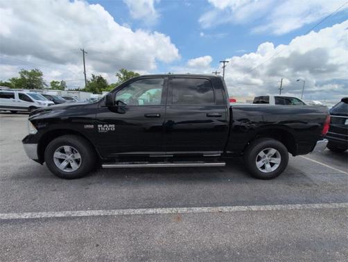2019 RAM 1500 Classic SLT