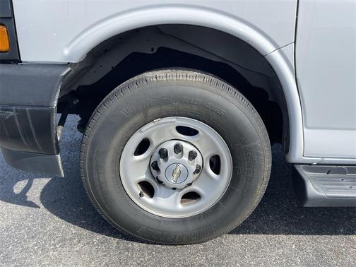2022 Chevrolet Express 3500 LS