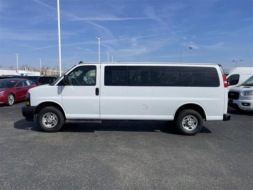 2022 Chevrolet Express 3500 LS