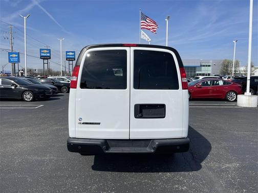 2022 Chevrolet Express 3500 LS